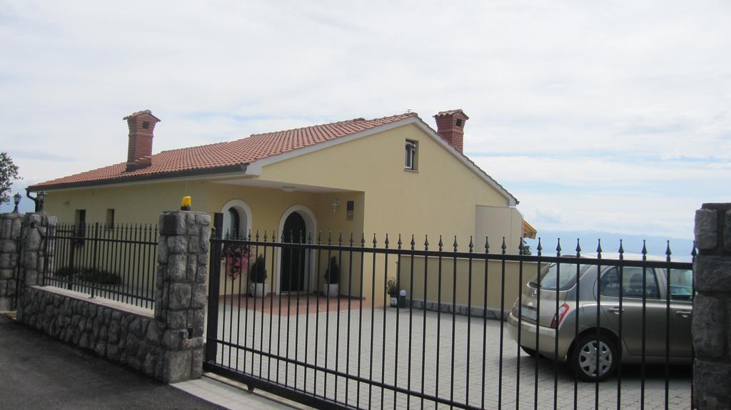 Apartments Villa Krasa Lovran Εξωτερικό φωτογραφία